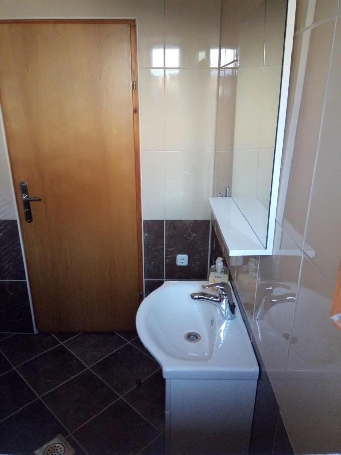 Studio Apartman Kika Otočac Εξωτερικό φωτογραφία